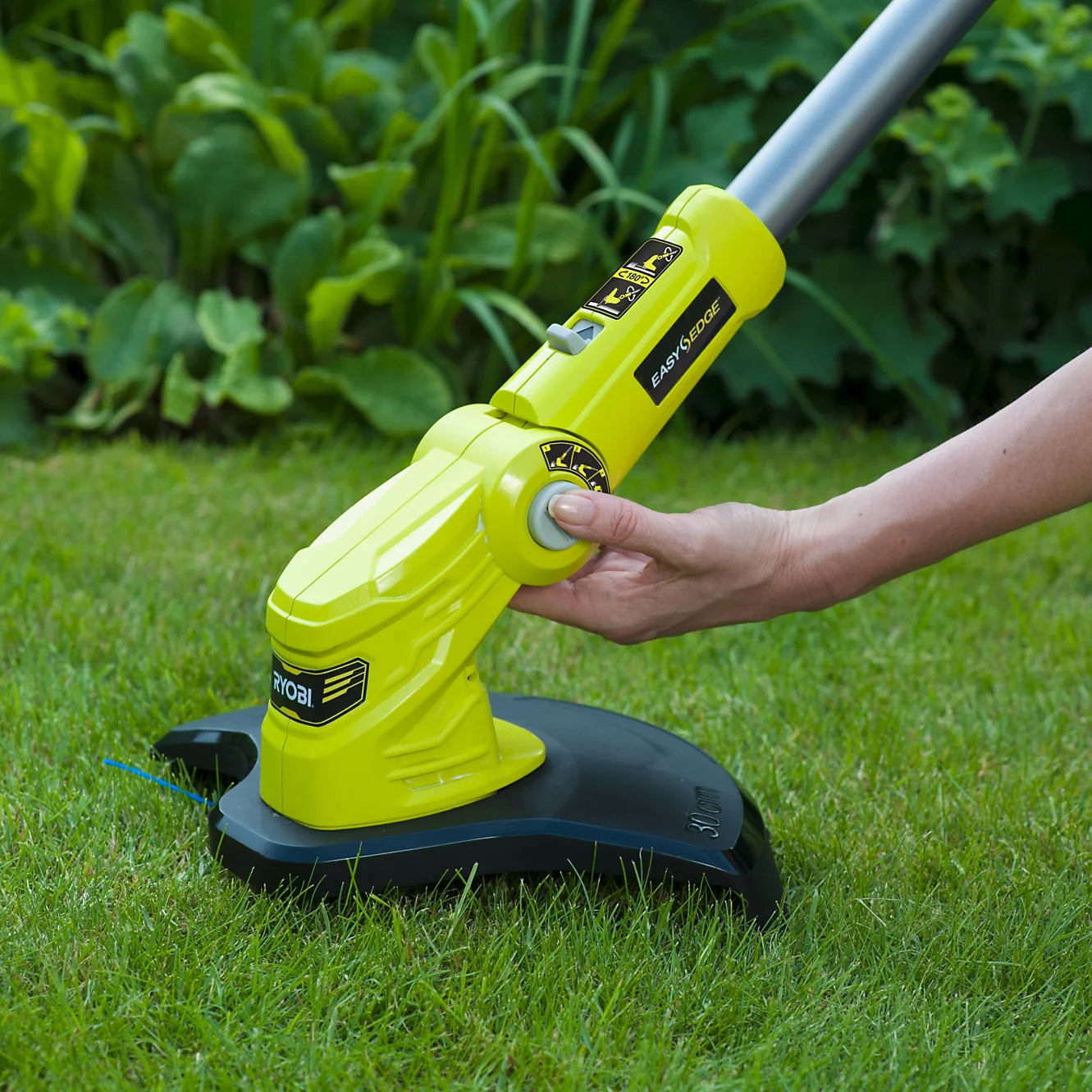 Ryobi ONE+ 18V 300mm Cordless Grass trimmer – RLT183220S